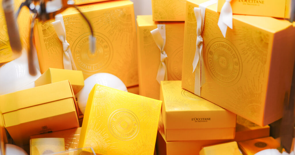 「ロクシタン」渋谷旗艦店にクレーンゲームが登場　スパチケットや製品が当たるホリデー企画 - WWDJAPAN