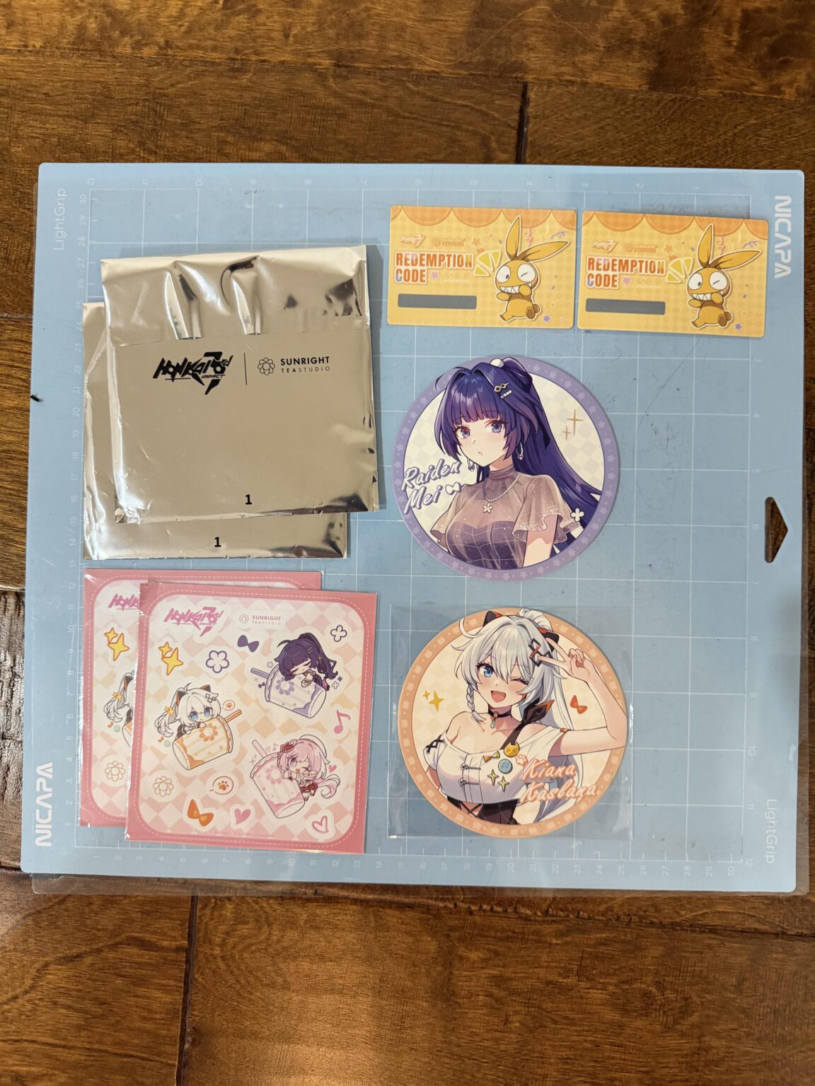 サンライトティーと本懐３のコラボグッズ