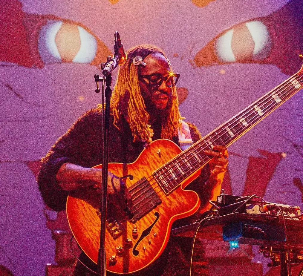 Thundercat、大人気パズルゲーム『キャンディークラッシュ』とのコラボで名曲「Upside Down」のカバーを公開! – Pointed Thundercat、大人気パズルゲーム『キャンディークラッシュ』とのコラボで名曲「Upside Down」のカバーを公開! – Pointed