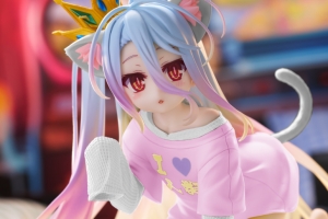 【ノーゲーム・ノーライフ】約13cmで立体化した白の猫耳シャツver.フィギュアがオンクレ景品に展開！大きな猫耳や萌え袖を強調したポーズに萌える【プライズ】 - Boom App Games