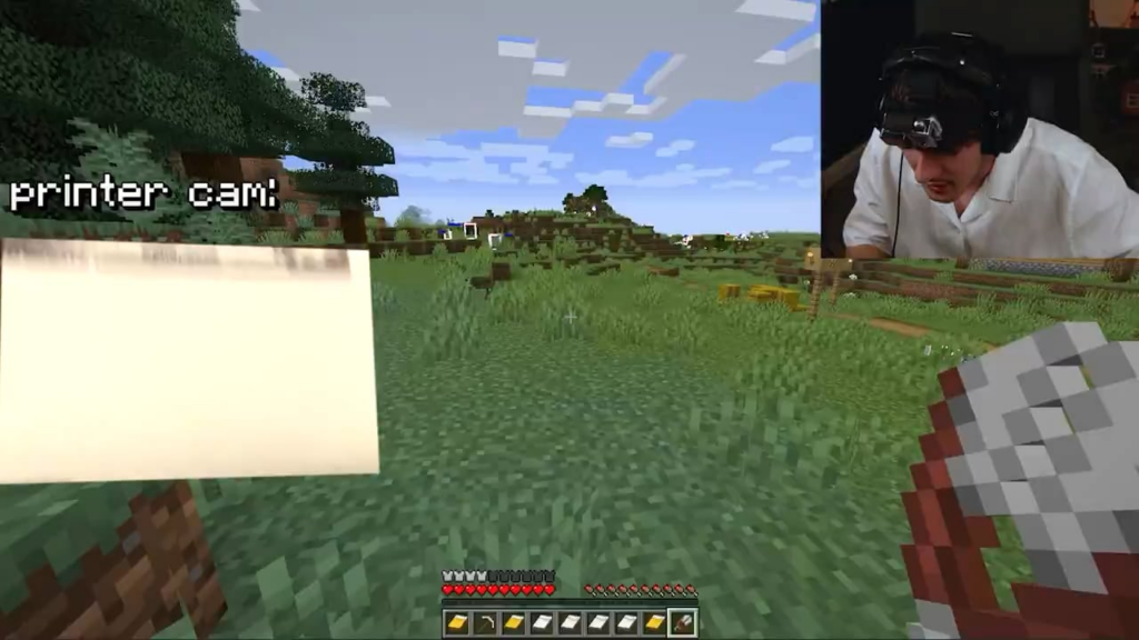 今年のハードコア: レシート プリンターで Minecraft をプレイする男性