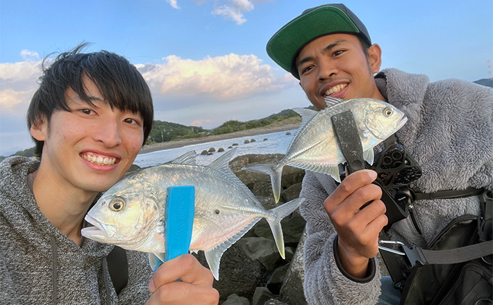 秋のメッキゲームで良型が入れ食い！【和歌山・南紀白浜】ミノー＆ボトムワインドに好反応