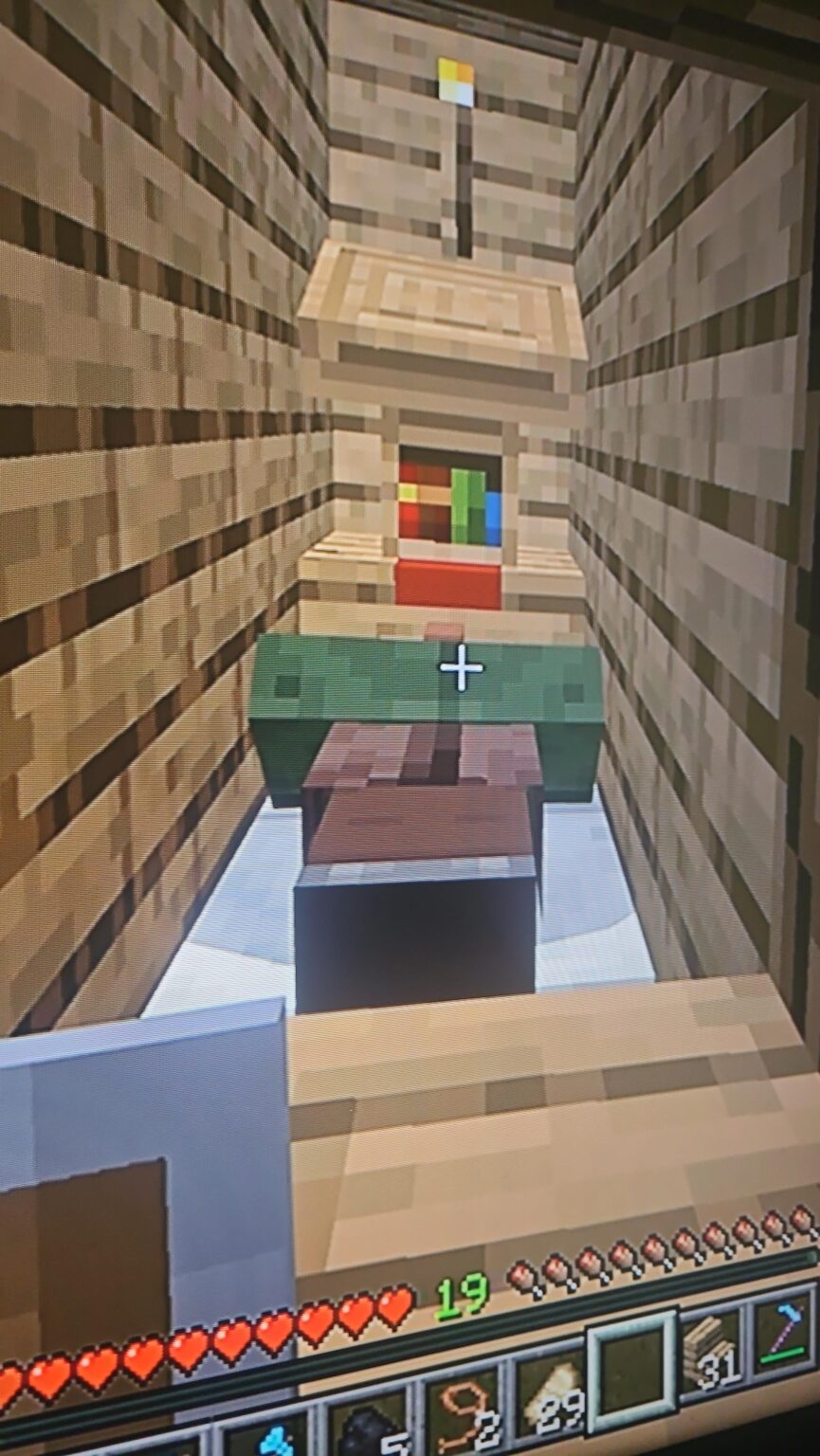 みんな、なぜ彼は仕事を見つけないのですか？