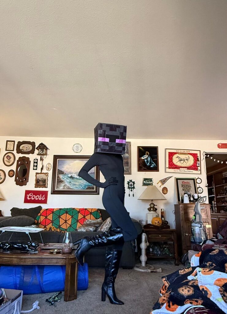 今年のハロウィンはエンダーマンでした :D