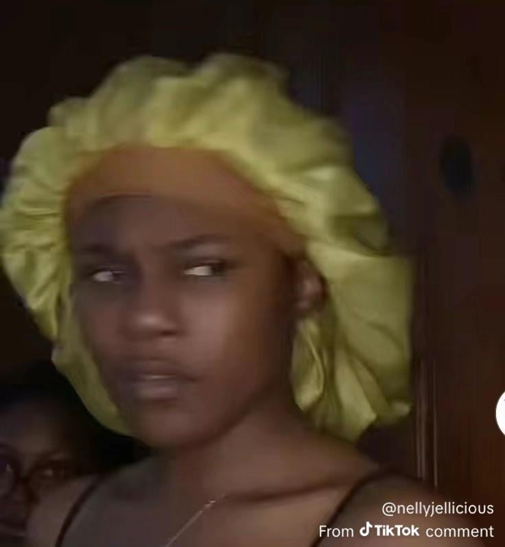 「ゼインは私に対して無頓着すぎるんです。」それを聞いて、私は髪を引きちぎりました。