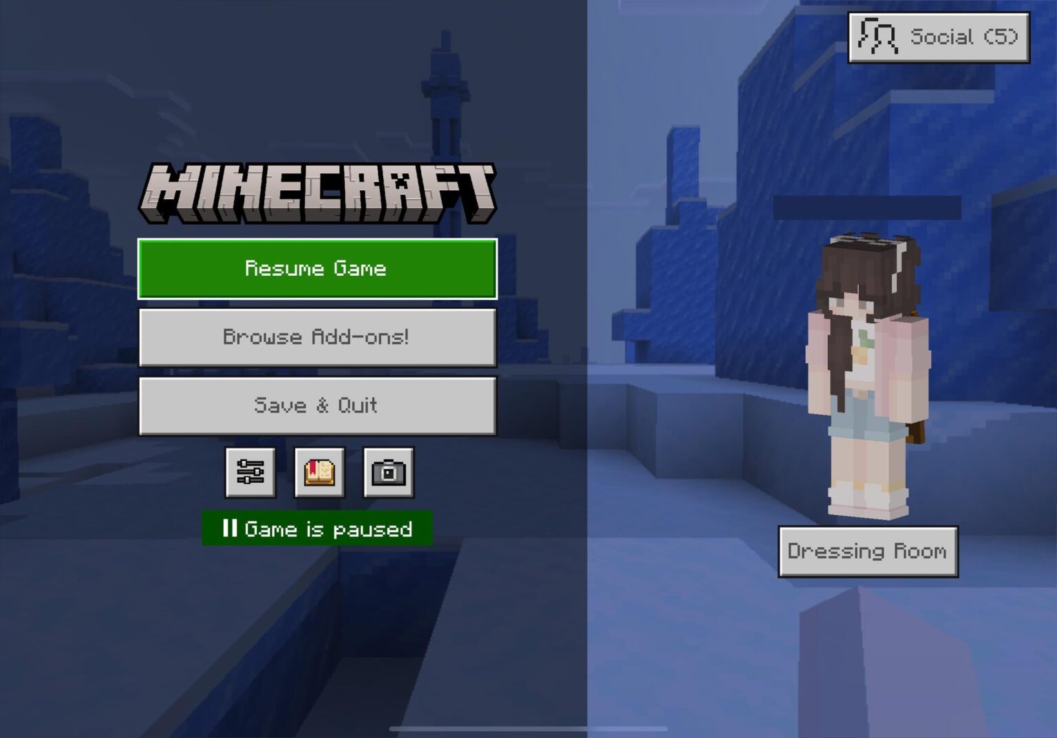 Minecraft Bedrock Edition (v1.21.120) への最近のアップデートで、一時停止画面 Ul が更新されましたが、それは本当にひどいです。