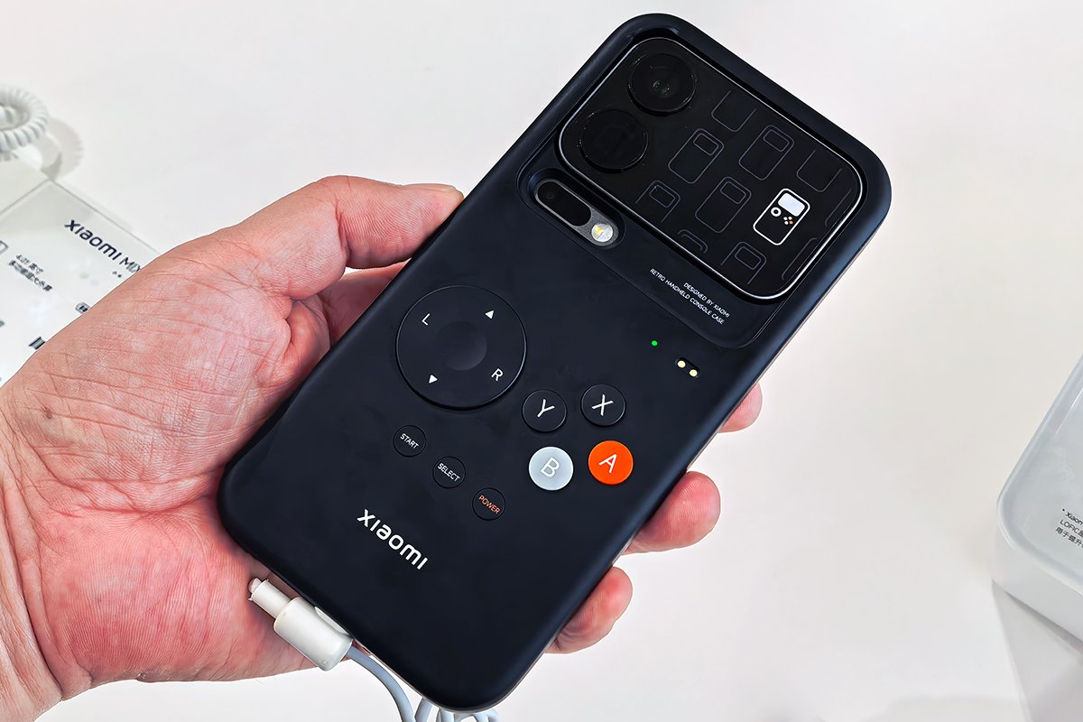 装着するとポータブルゲーム機風に