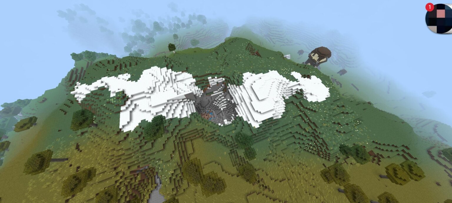 中央に開口部のある小さな雪の斜面バイオーム。