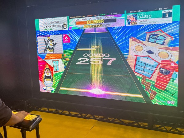 デカァァァァいッ説明不要！な特別仕様！セガの音楽ゲーム『ギガニズム』をプレイしてきた！【アミューズメント エキスポ 2025】 | Game*Spark