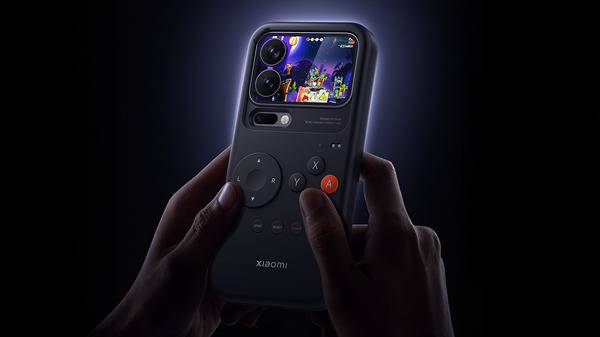 ハカセが選ぶ今年の“変態スマホ”はレトロ携帯ゲーム機に変身する遊び心の詰まった1台：スマホ“裏”アワード2025 | テクノエッジ TechnoEdge