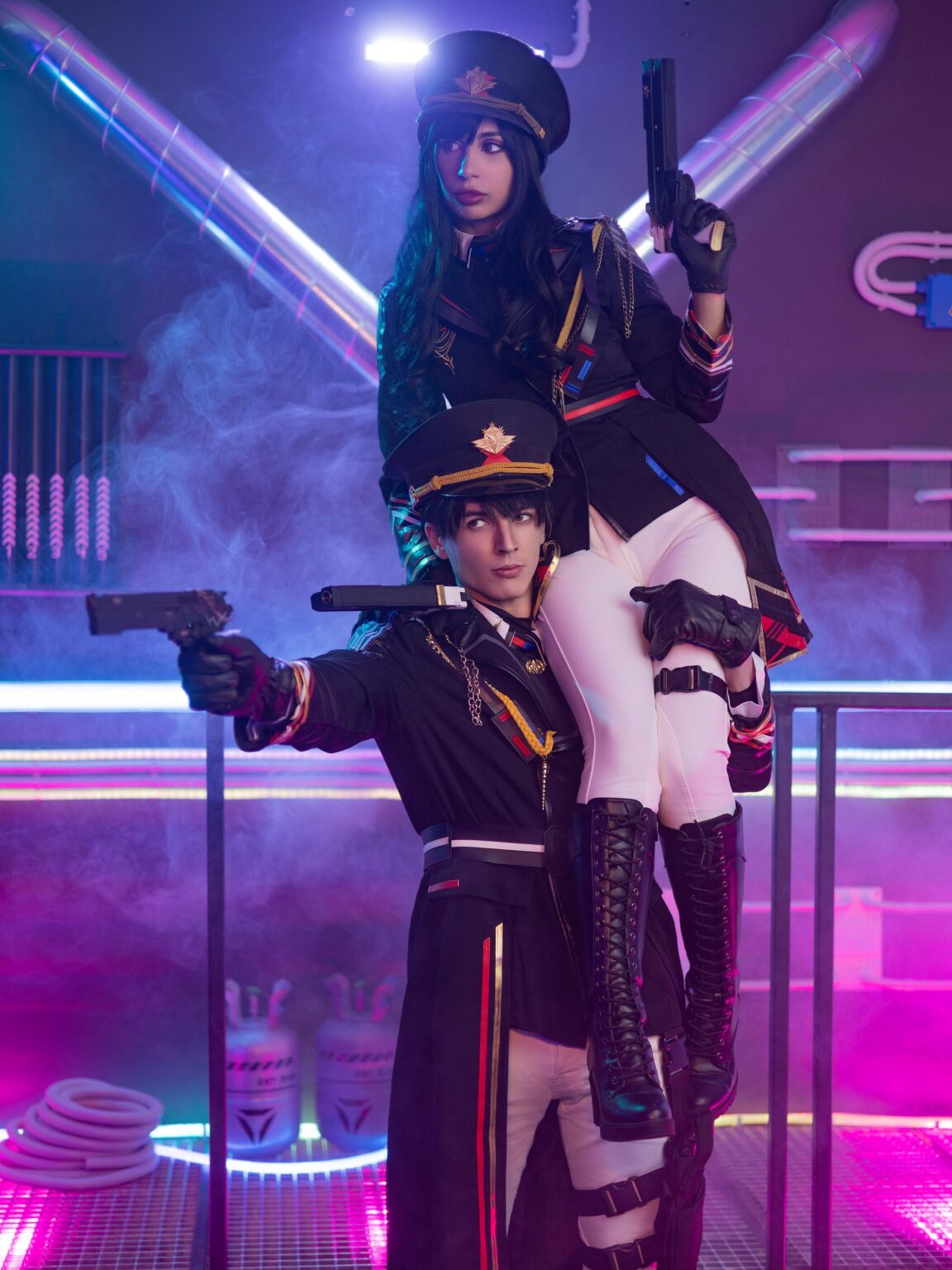 ケイレブ大佐とMCのコスプレ