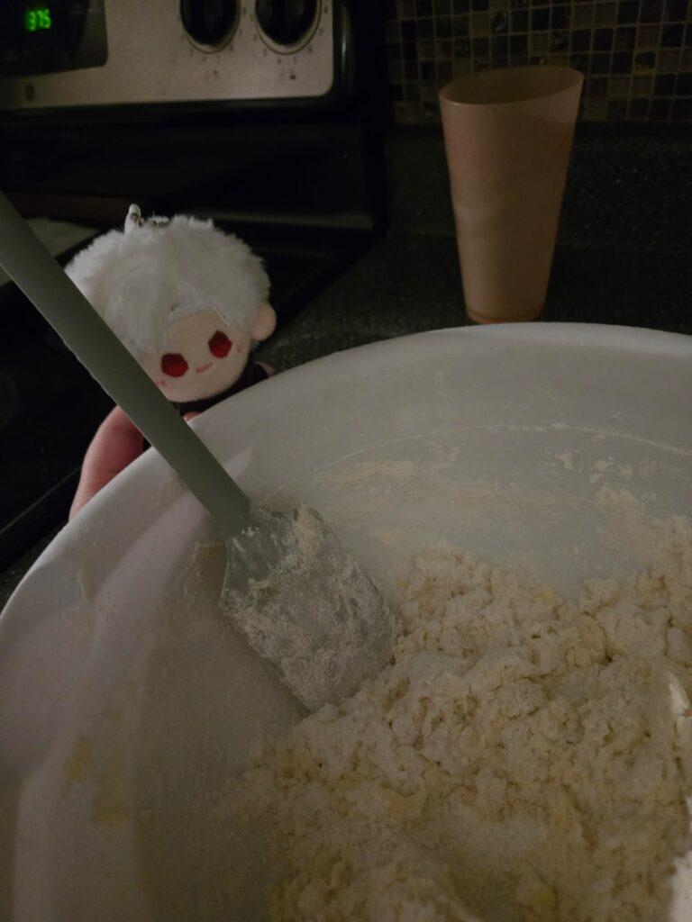 サイラスが仕事でシュガークッキー作りを手伝ってくれました！