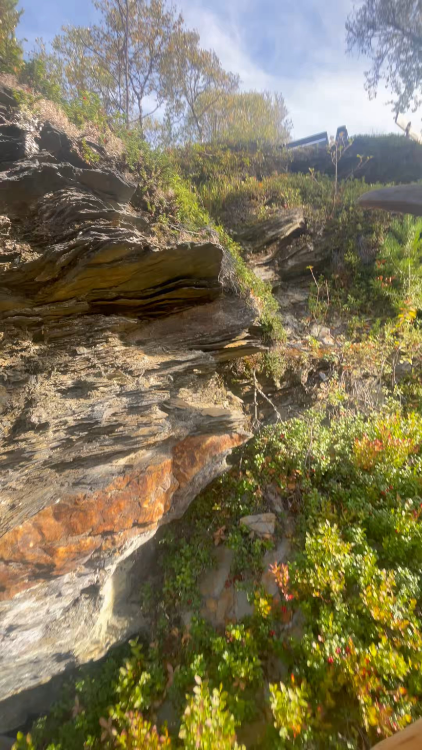 初めてのつるはしを作りました