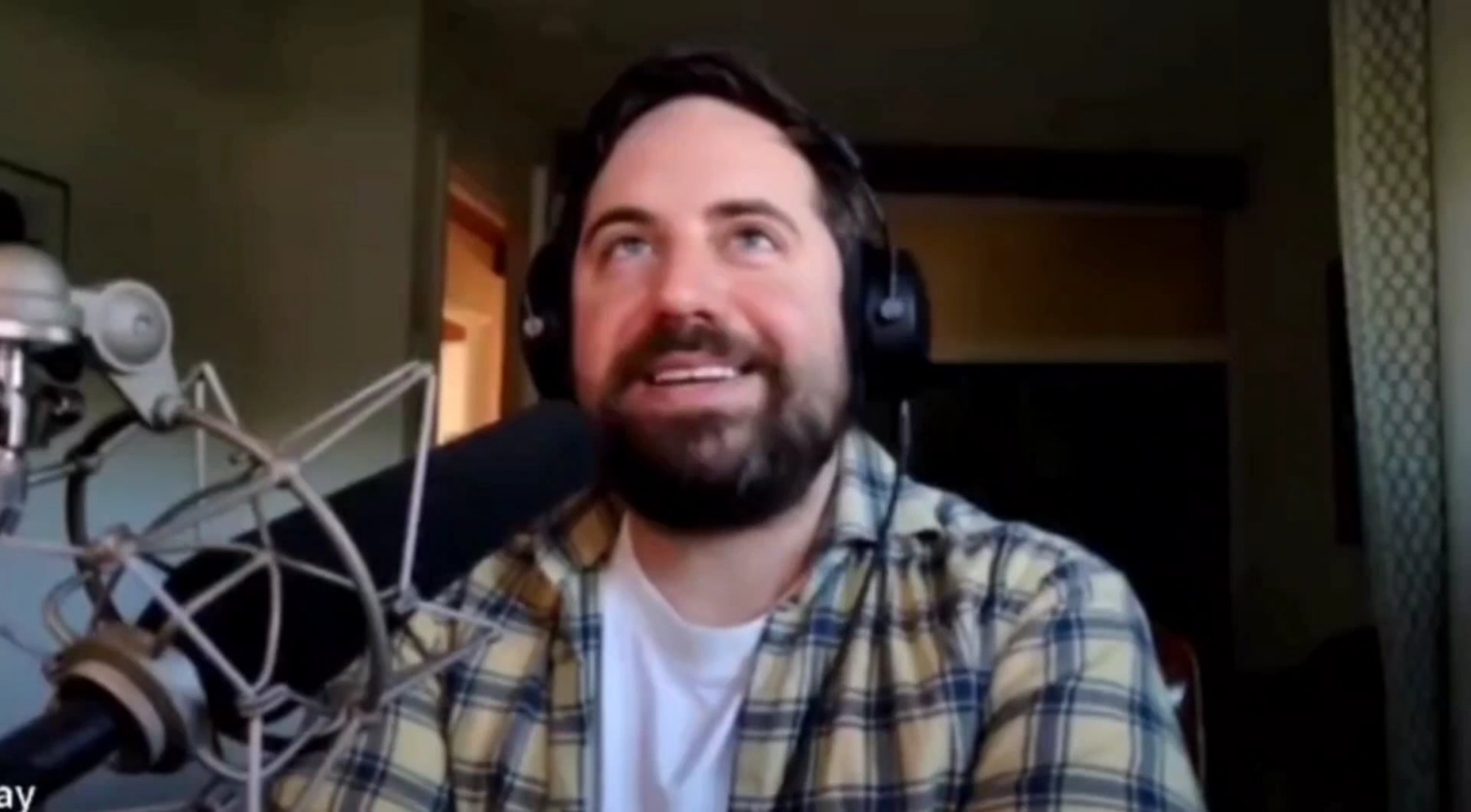 レイ・チェイスがヌーヴィレットとしてミームを録音したことと、ヌーヴィレットのセリフをすべてやり直したかった理由について語る