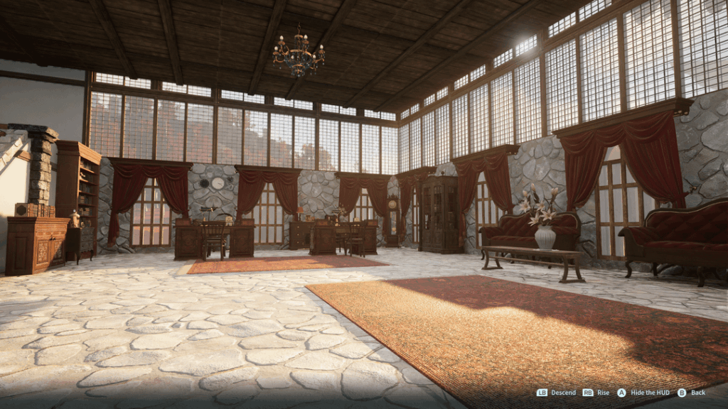 訪問する別のオフィスと、アンティークのデスクのメモのクローズアップ。