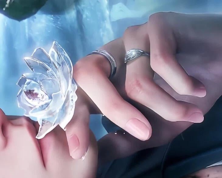 ゼインの爪は完璧にきれいだ。