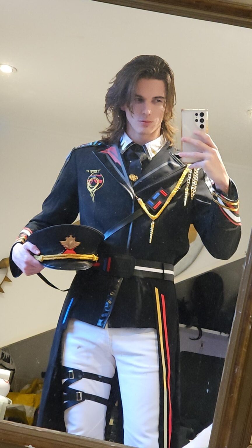 今週末、ケイレブ大佐の衣装の写真撮影を行います。エプロンも注文したとしましょう:)