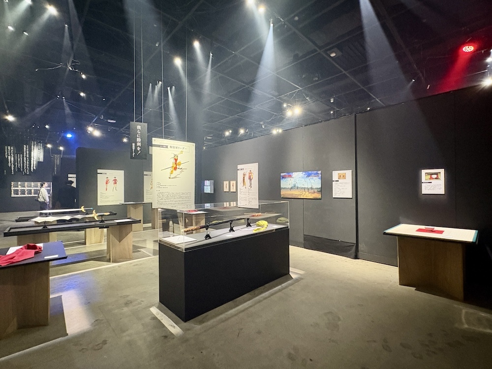 展示風景（右手には、親の顔より見たチンチロのサイコロもある）