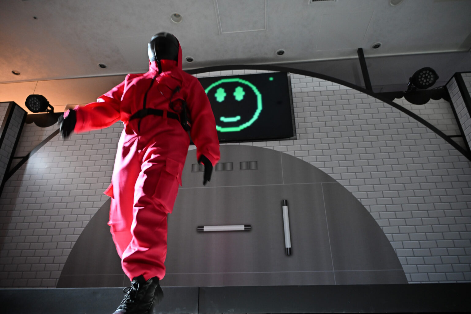 Netflixイカゲームが現実に！　恐怖と楽しさを体験できる「渋谷リアル・イカゲーム」に参加してきた。ミドリジャージなど物販も - トラベル Watch