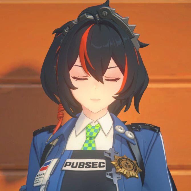 笑わないようにしている朱源