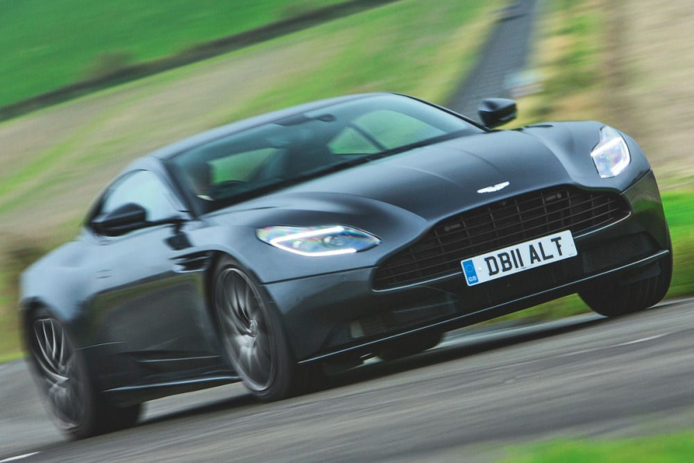 アストン マーティン DB11（2016〜2023年／英国仕様）
