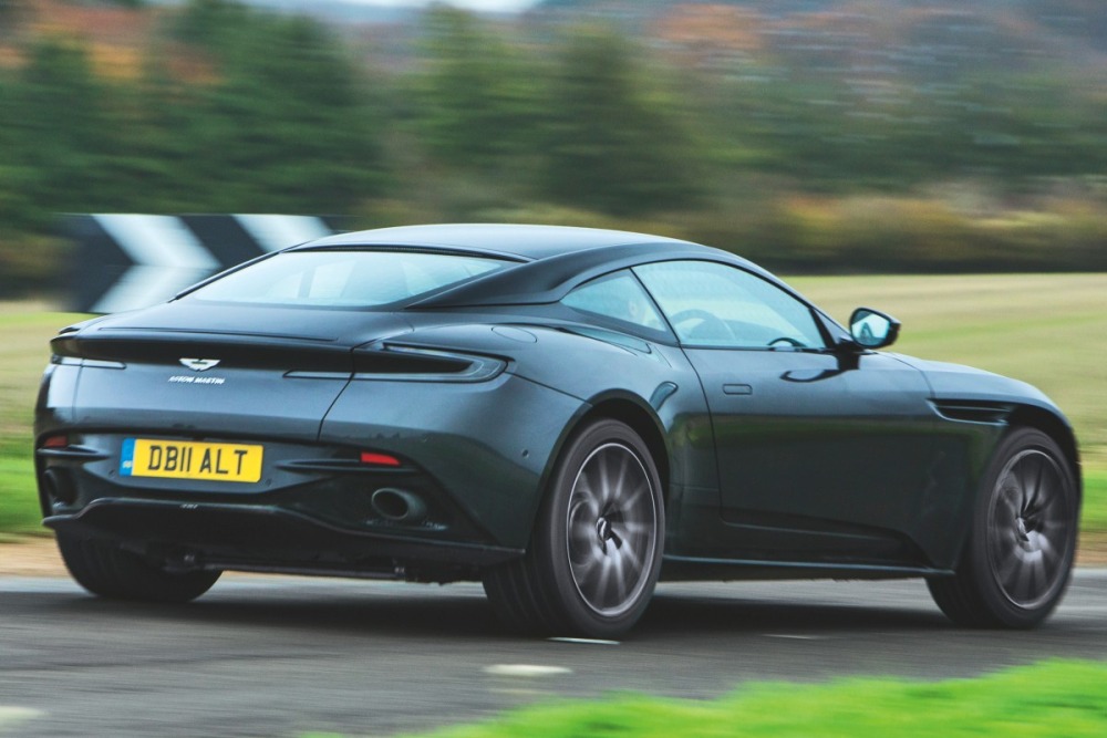 アストン マーティン DB11（2016〜2023年／英国仕様）