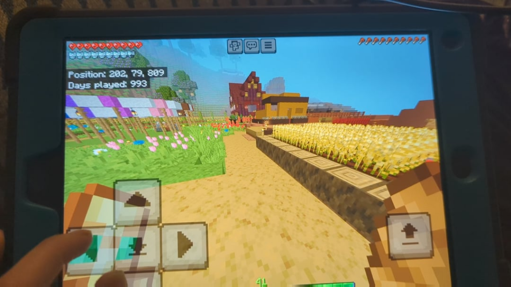 MCはこのコーディネートが気に入らないのでしょうね。