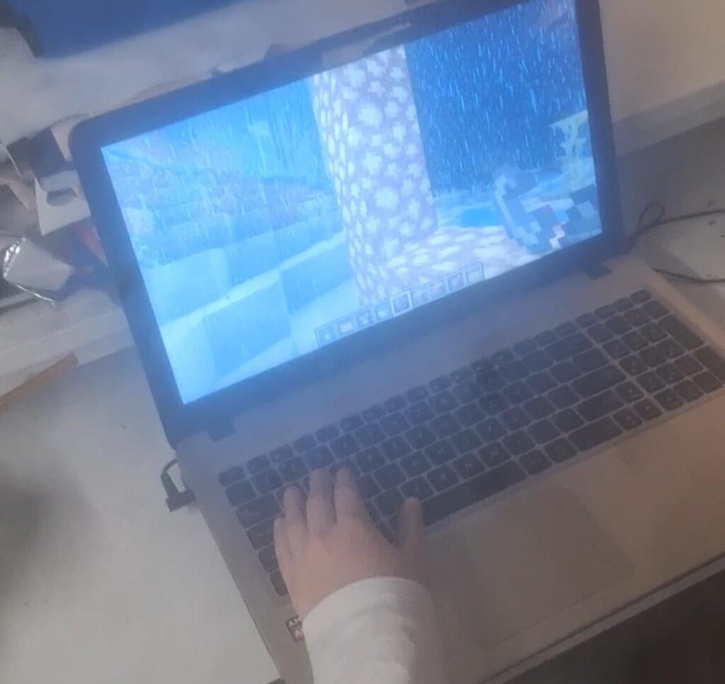 今日、リトルシスターがエーテルポータルを作ってみました。これ以上に誇りに思うことはありません。