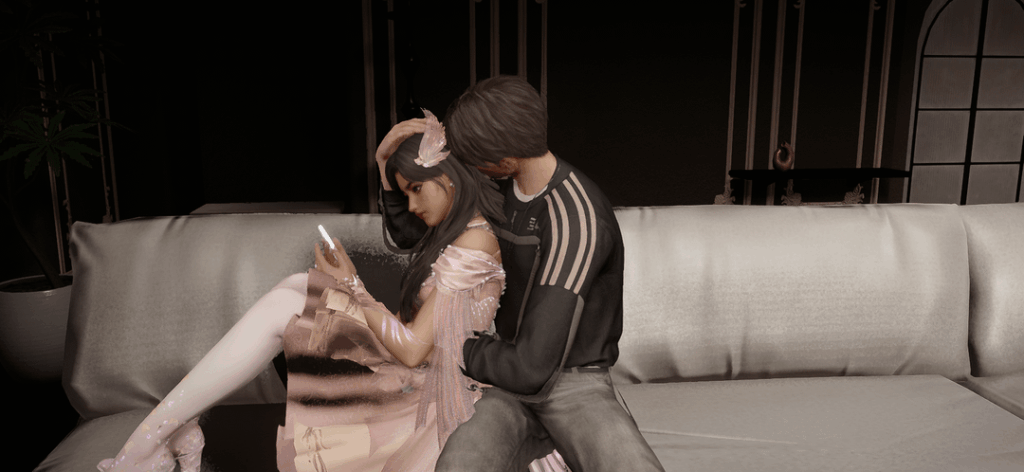 ソファでお互いをからかう