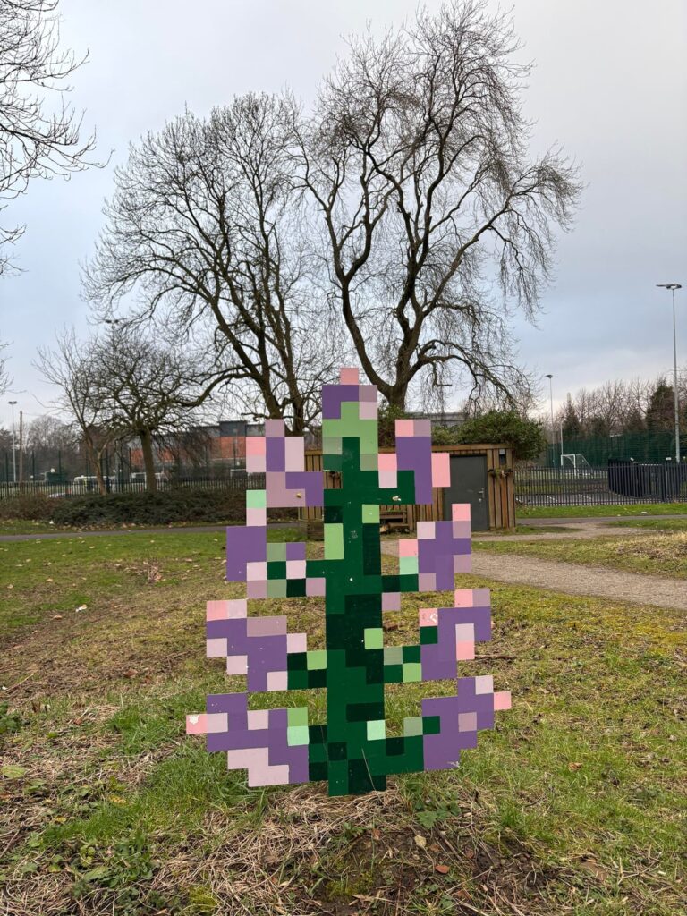 マンチェスターのこの公園には、マインクラフトのような植物がある