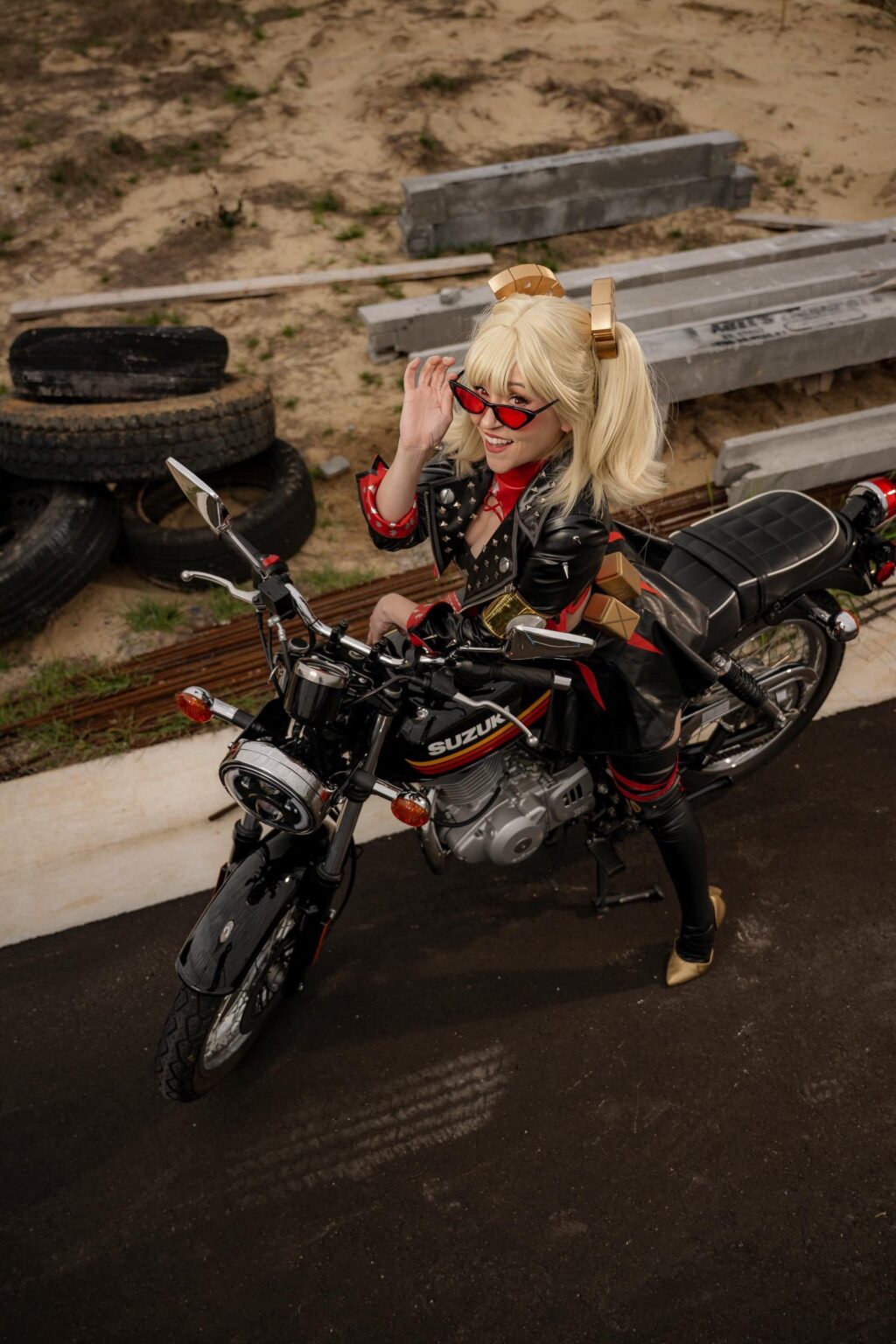 私のバーニスのコスプレ！ …そう、私は自動二輪免許を持っています！