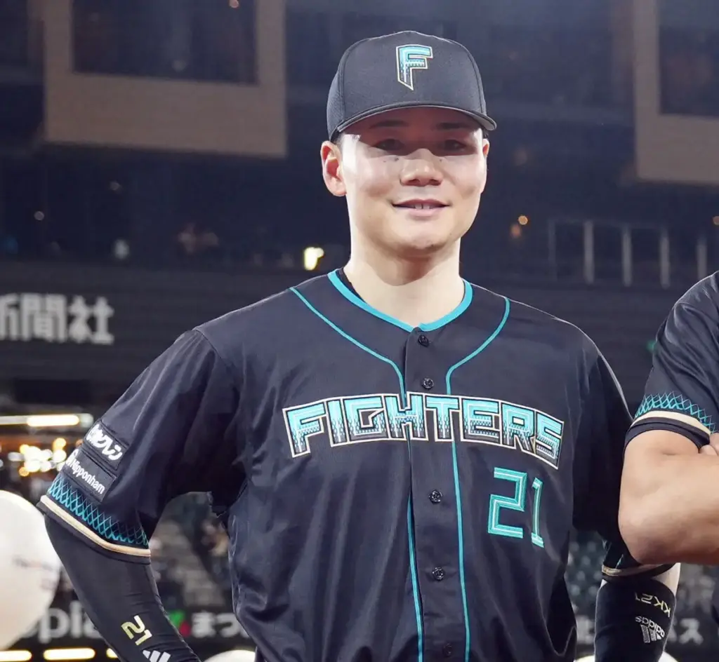 日本ハム・清宮幸太郎 右肘関節炎でゲーム復帰まで約3週間の見通し 軽症強調「大丈夫」 – スポニチ Sponichi Annex 野球 日本ハム・清宮幸太郎 右肘関節炎でゲーム復帰まで約3週間の見通し 軽症強調「大丈夫」 - スポニチ Sponichi Annex 野球