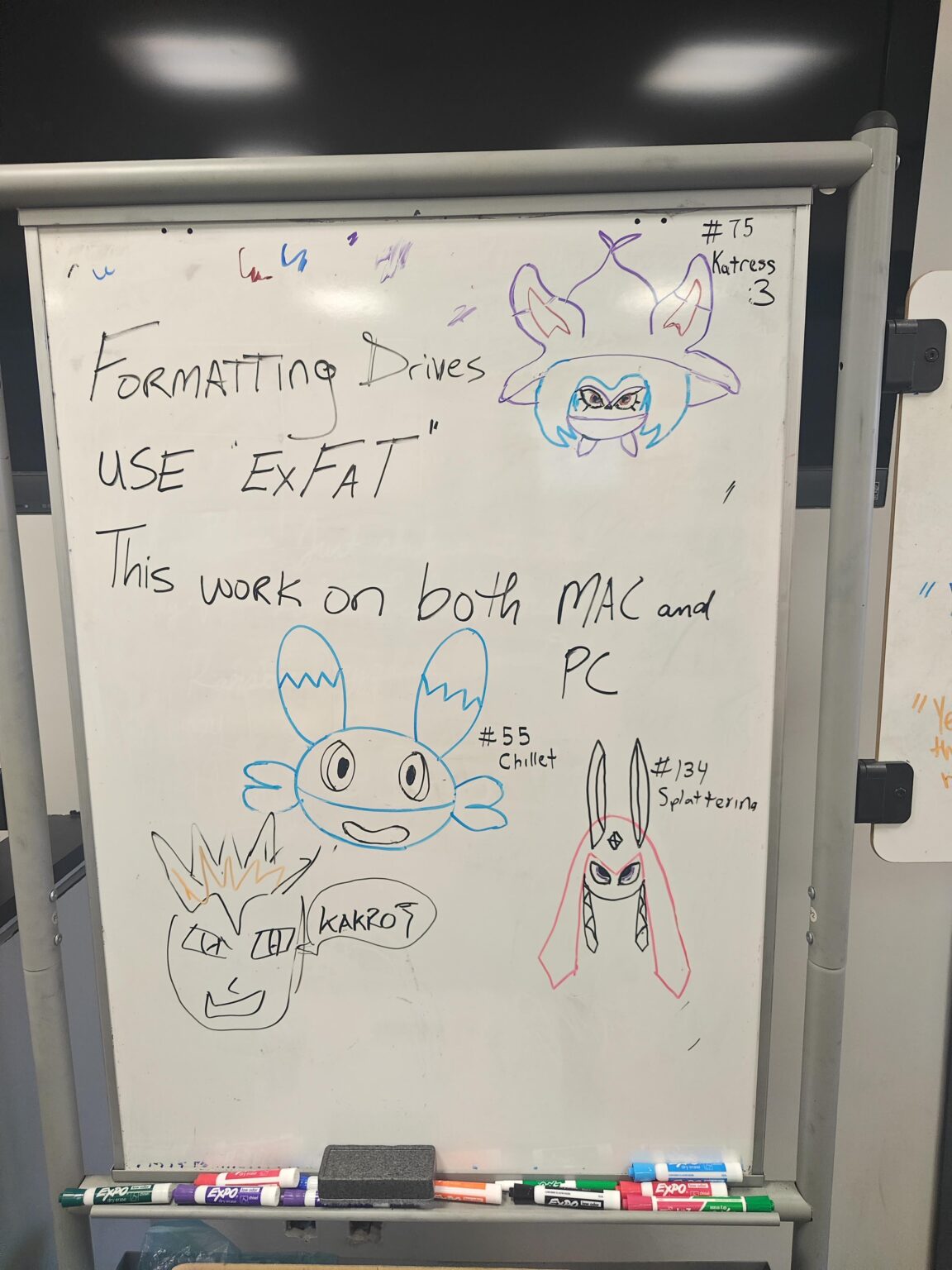 今日の授業でパルワールドの絵を描きました