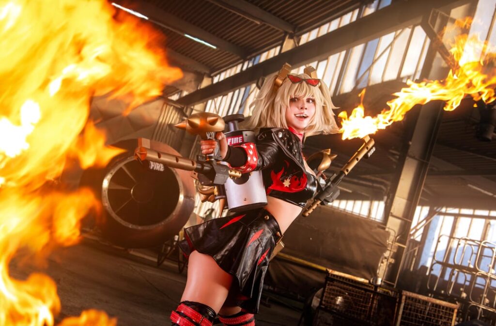 私のバーニスのコスプレは本物の火です！ 🔥