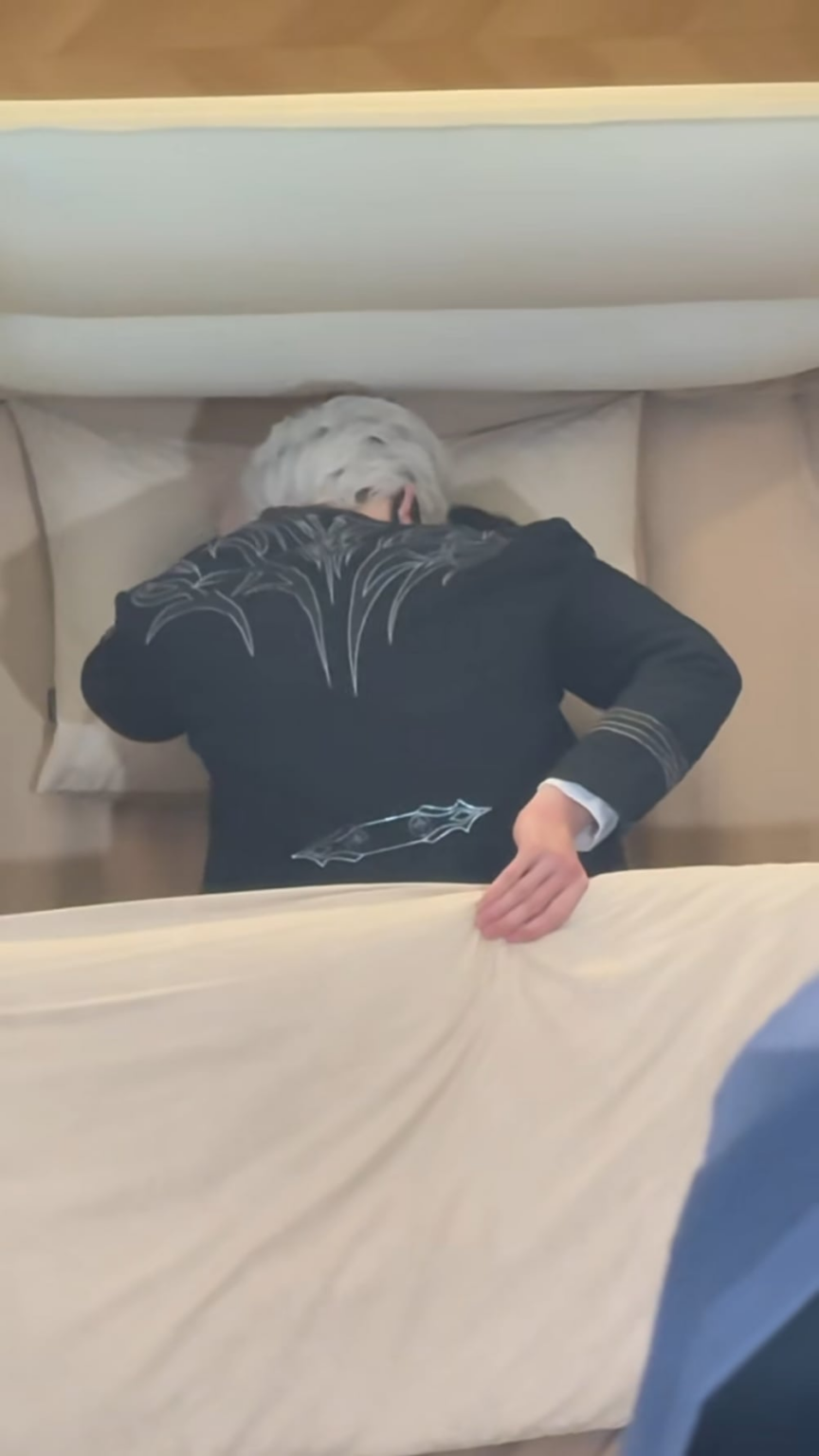 何が起こっているの👀🤭 シルス....