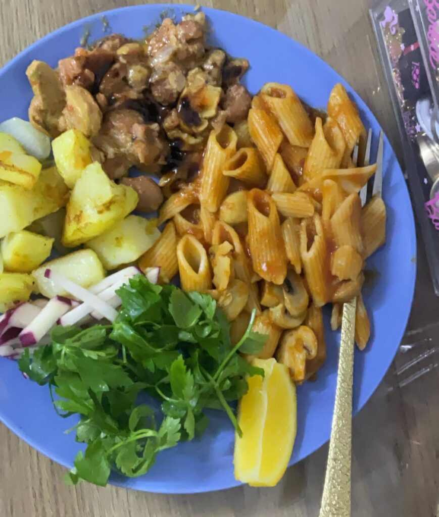 今日は自分で本物の料理を作ったのですが、カレブがこれについてどう思うか考えずにはいられません