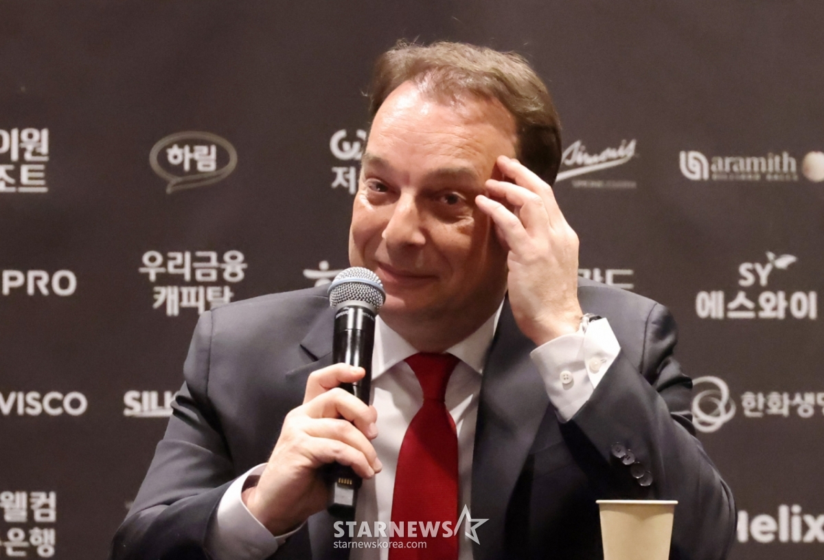 サンチェスが大賞記者会見で記者たちの質問に答えている。 /写真=キム·ジンギョン待機者