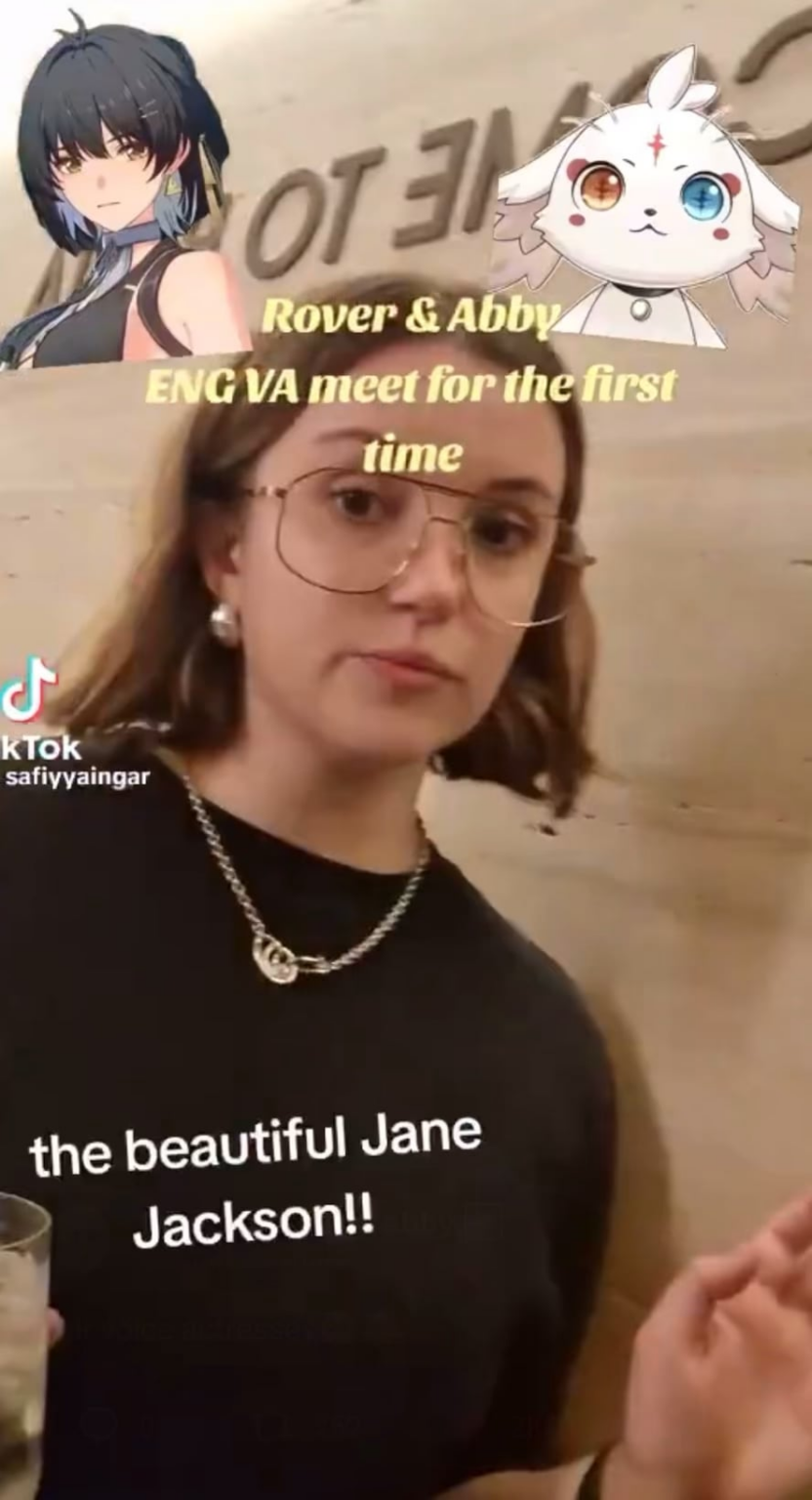 FemRover と Abby の英語の VA ミーティングのビデオを見つけました。