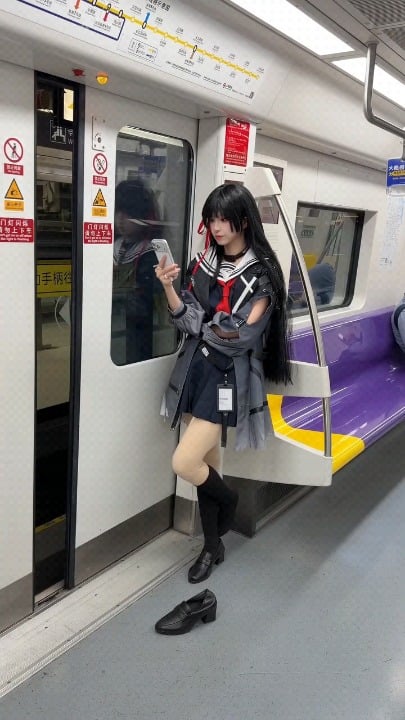 チサの靴を蹴ってキスしてもらう by リトル・ストロベリー・リン・シャンシャン