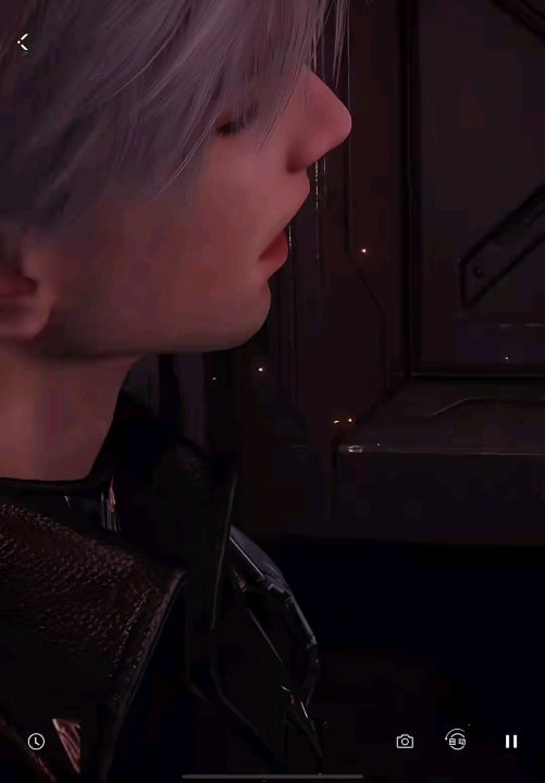 サイラスはキスするときいつも一番長く口をとがらせます..😭