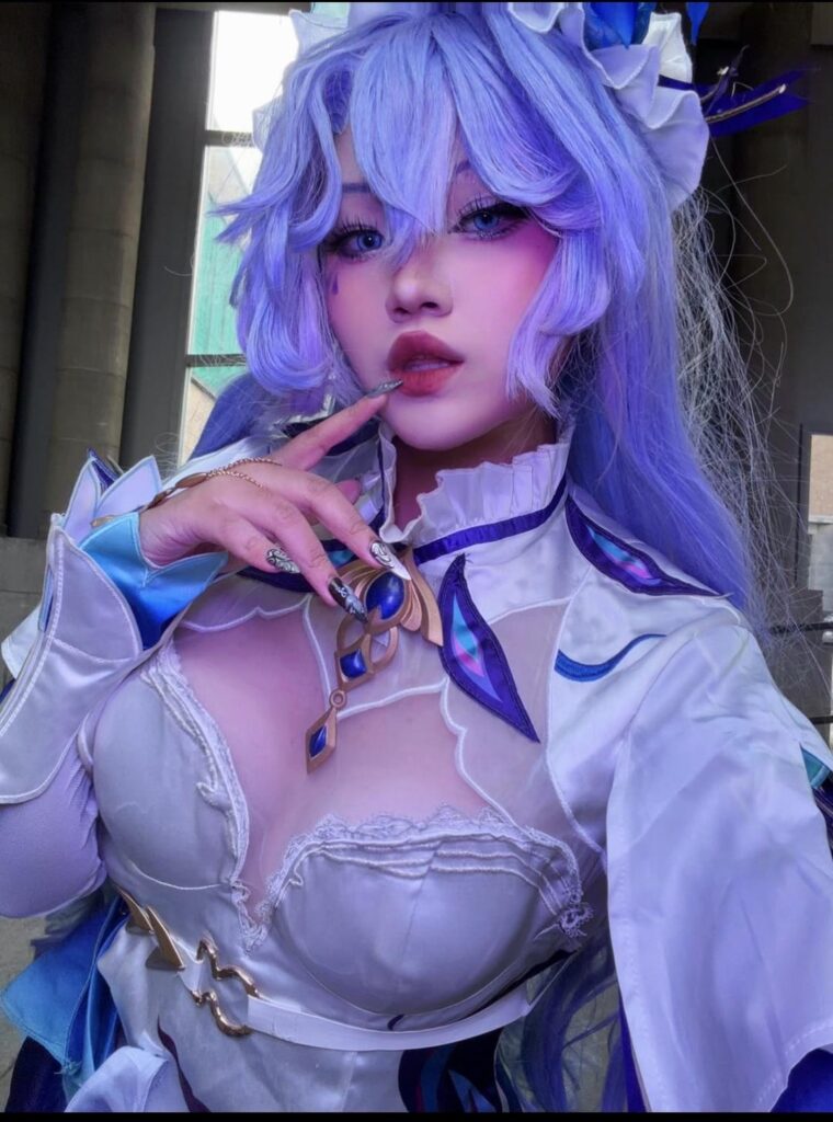 私のカンタレラのコスプレ🪼✨💜