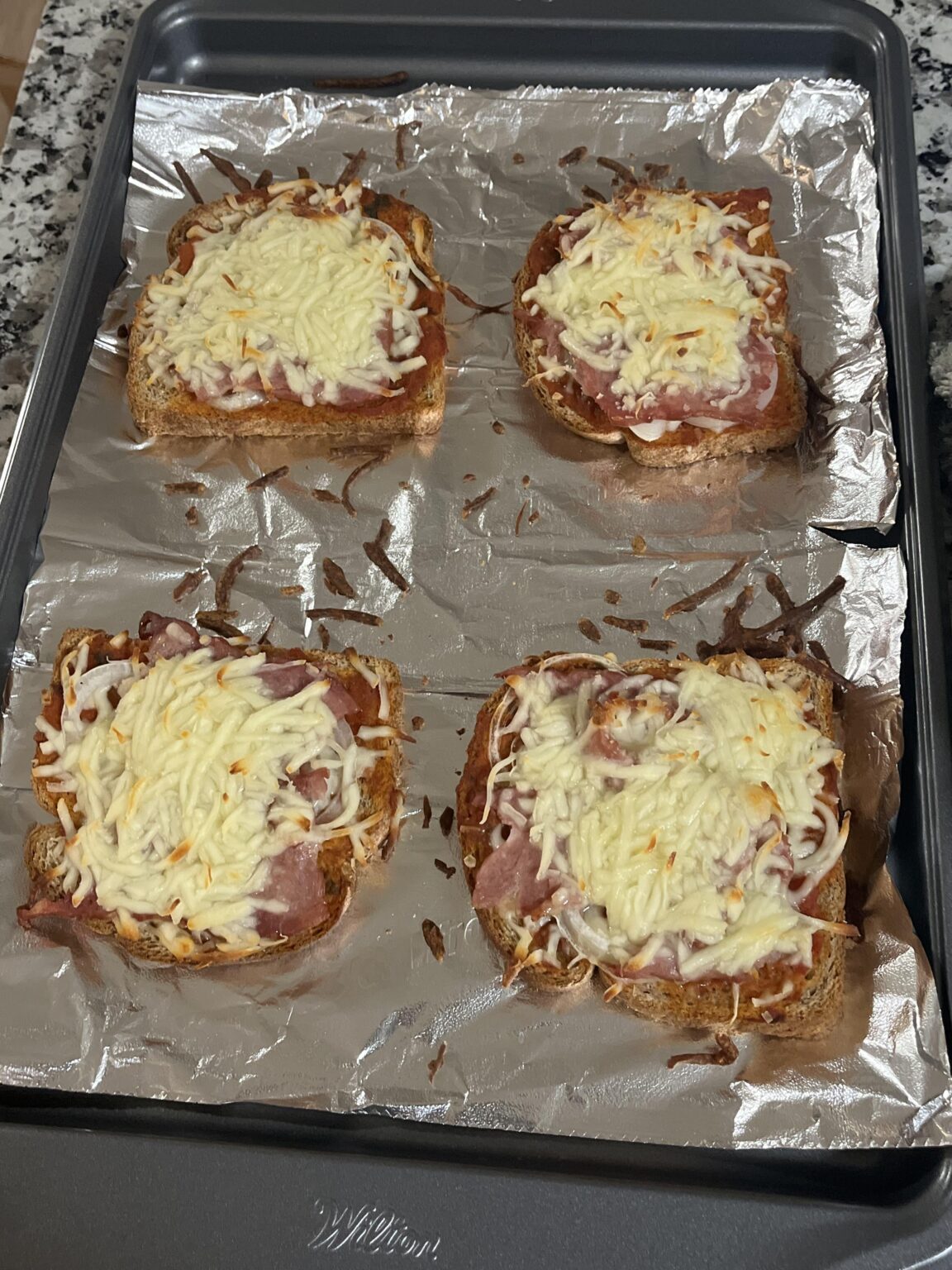 キアナの焼けたピザトーストを作りました