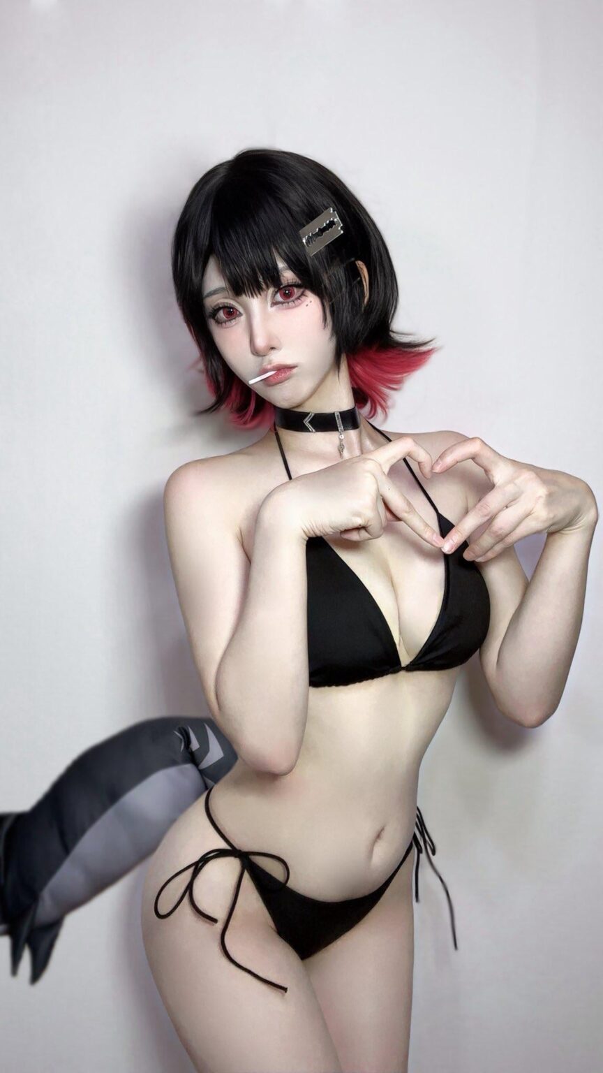 ビキニのエレン・ジョー 🥵 (コスプレ by @mini__cos)