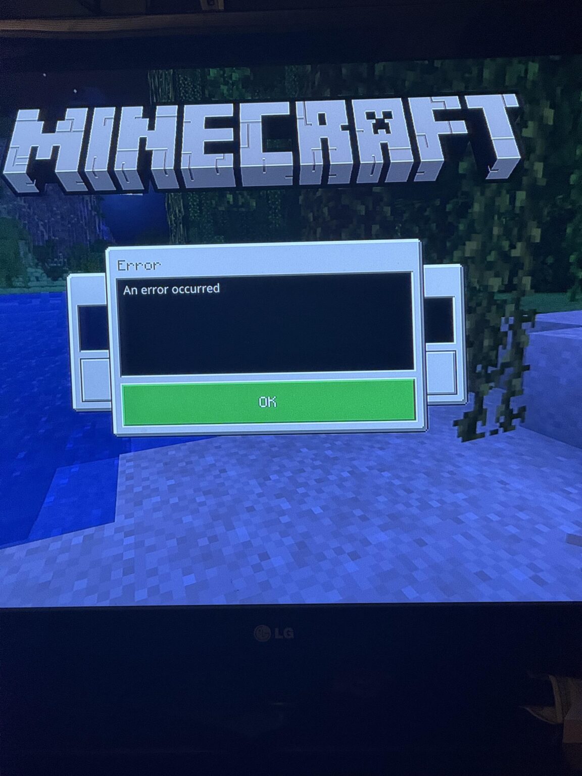 夫が何十年も持っていた世界を削除するのを目撃したくありません。助けてください