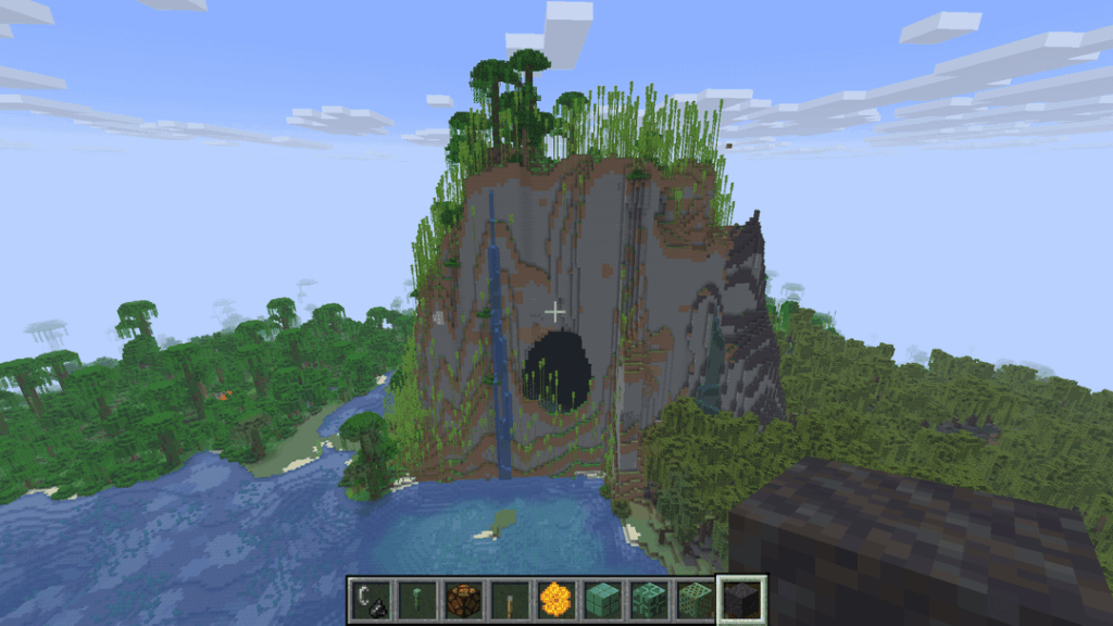 基地を建てるのに最適な穴。