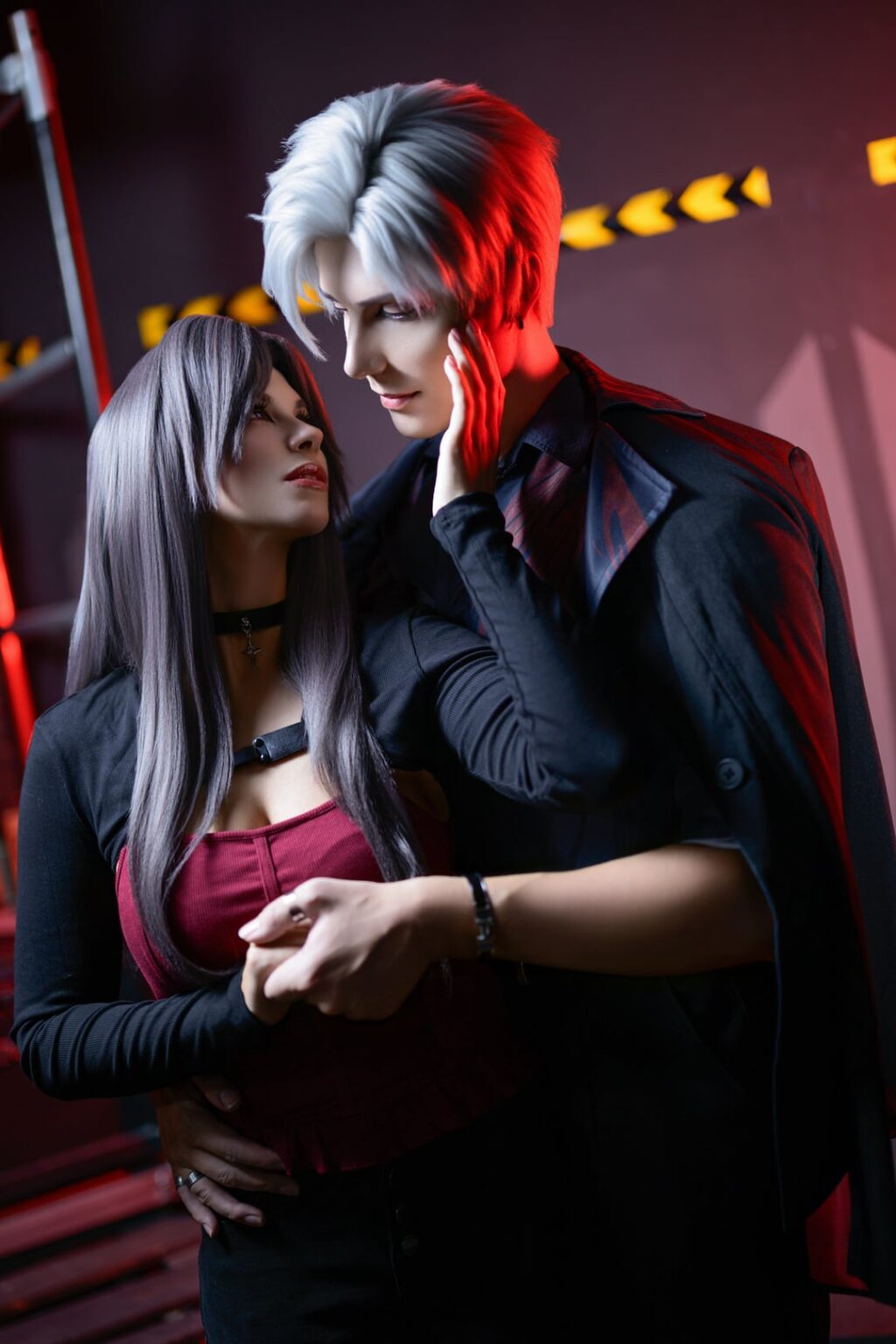 夫は私と一緒にサイラスのコスプレをしています❤️ コスプレイヤー: Yuna Kairi と Alex Shtein