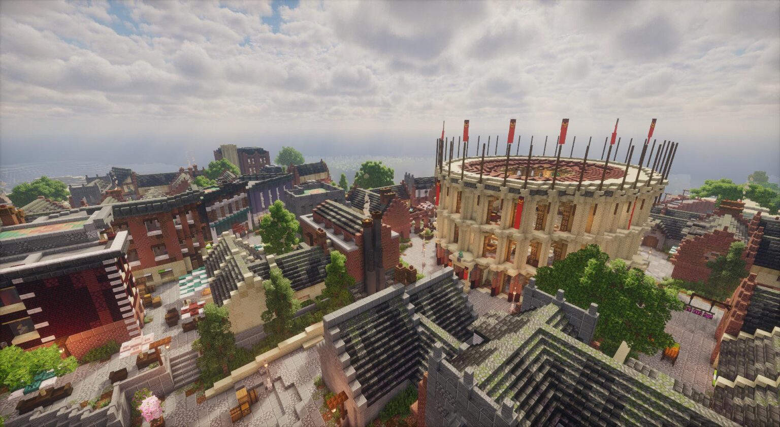 素朴な街とコロッセオ