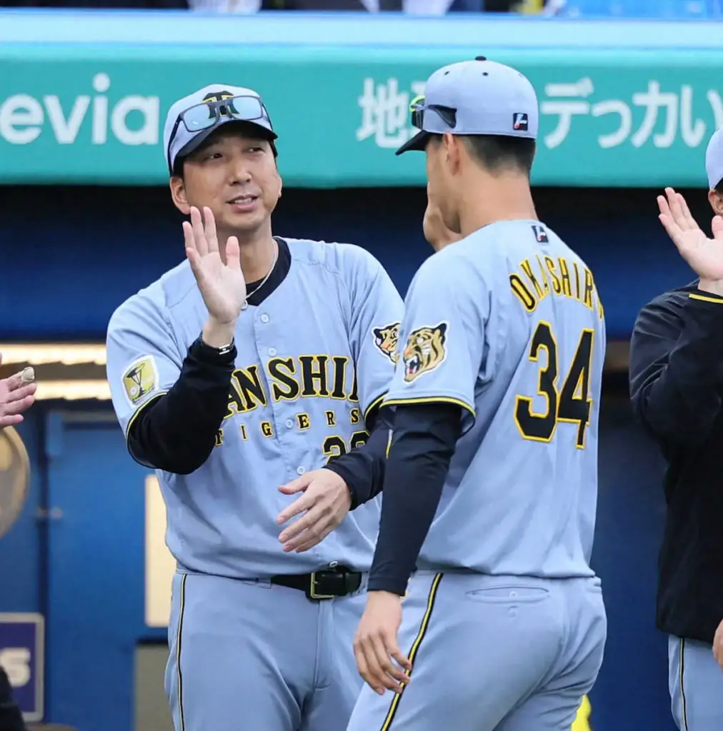 阪神　藤川監督「素晴らしい1本。僕もゲームが終わったので言おうかなと」プロ初安打の岡城を祝福 - スポニチ Sponichi Annex 野球