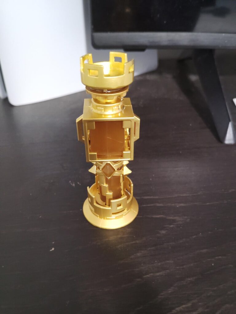 外でこの奇妙なものを見つけました、これが何をするのか知っている人はいますか？