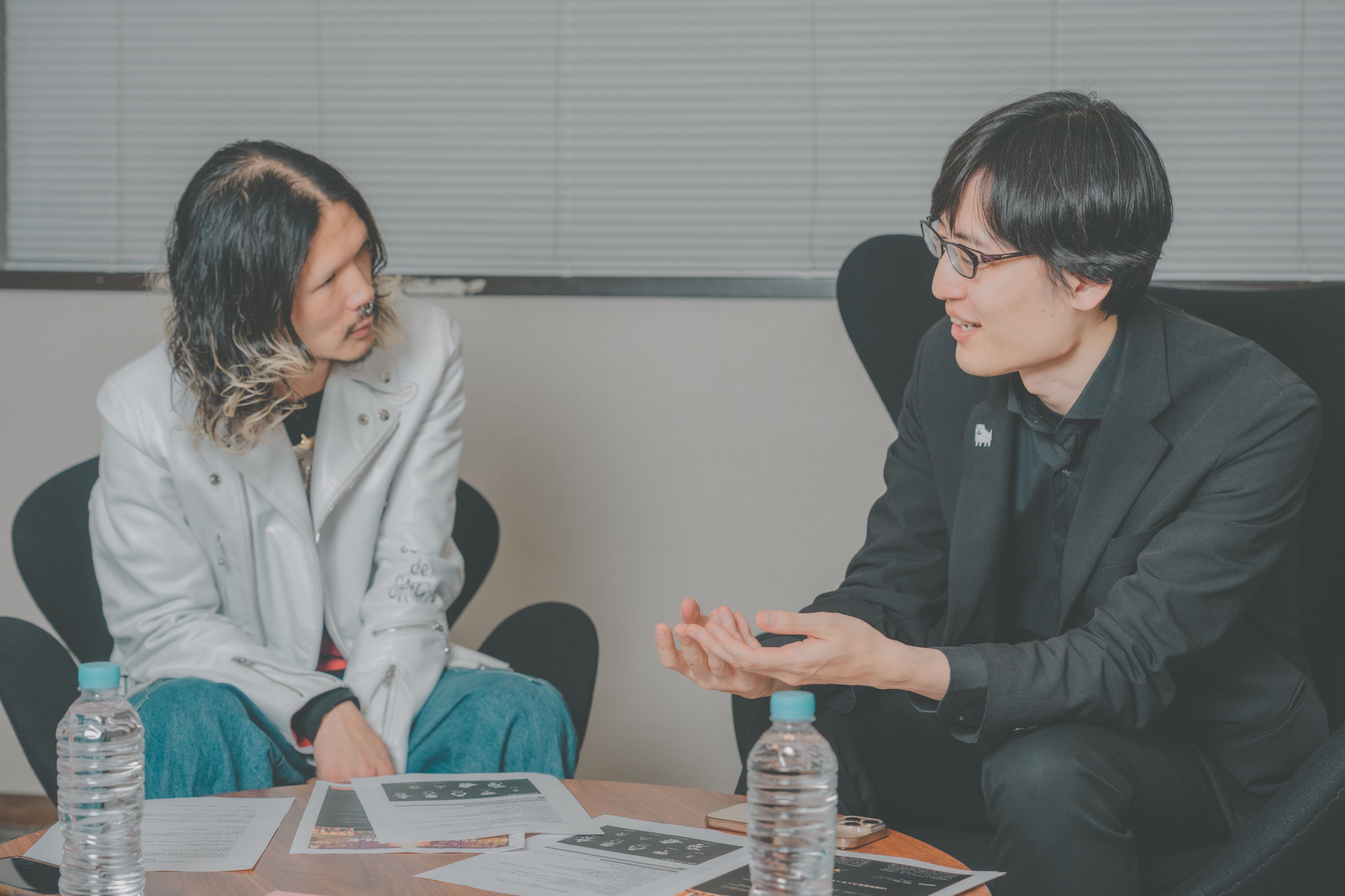 左から庄村聡泰、河合晃太